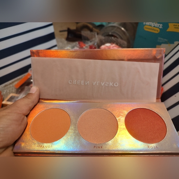 Palette - Picture 2 of 2